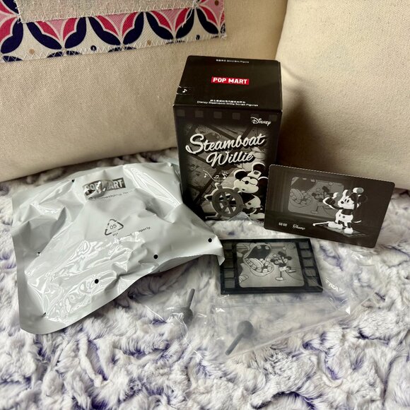 Disney Steamboat Willie Series Figure (one box) - Picture 4 of 6